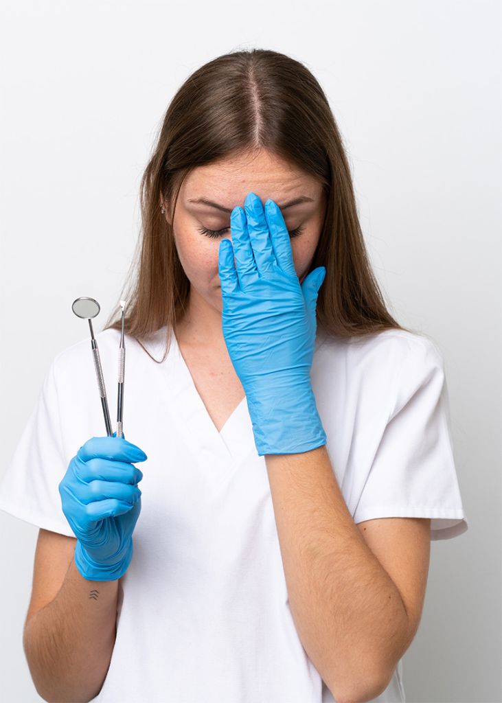 Contrairement à la méthode traditionnelle, la méthode FirstFit permet de poser jusqu’à 10 facettes en un seul geste ! Fini tous les inconvénients de la technique classique !